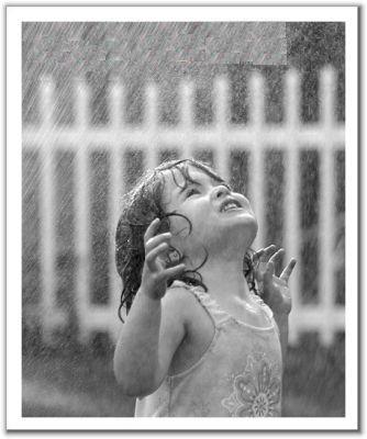 طفلة .. تحت .. المطر .. Hesratebaran